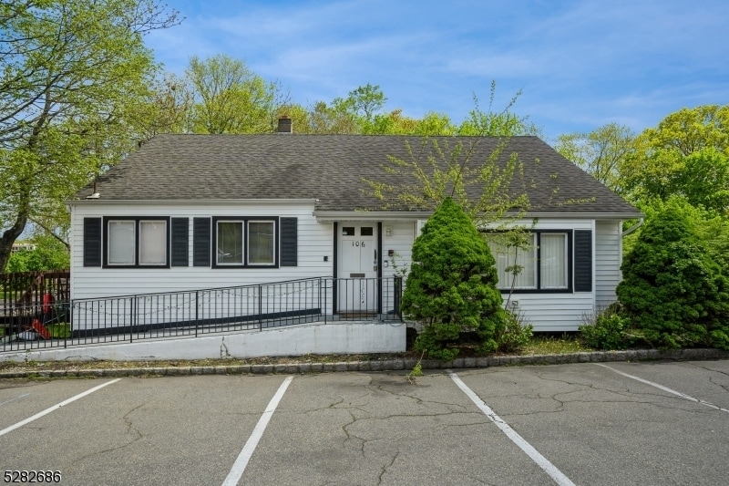 Primary Photo - 106 Parsippany Rd