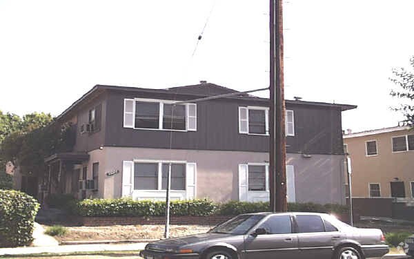 Building Photo - 13227 Oxnard St