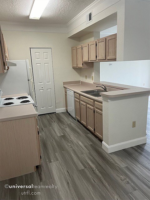 Building Photo - 11540 Villa Grand