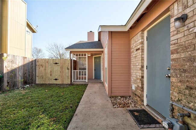 Foto del edificio - 12207 Alderbrook Dr