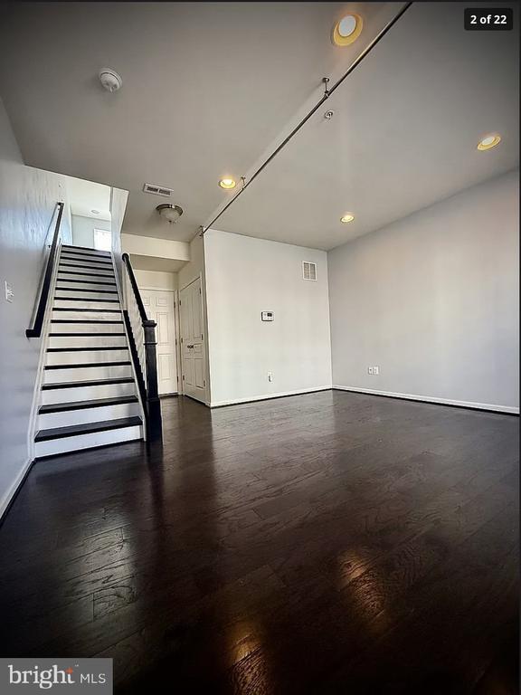 Building Photo - 2724 Downing Ln