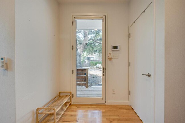 Foto del edificio - 1208 Woodland Ave