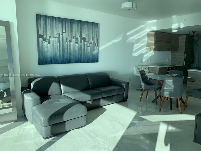 Foto del edificio - 650 NE 32nd St