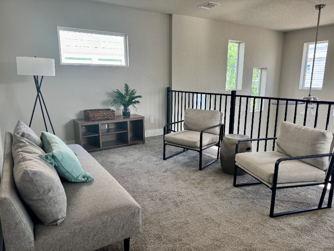 Building Photo - 210 Rainbow Dr