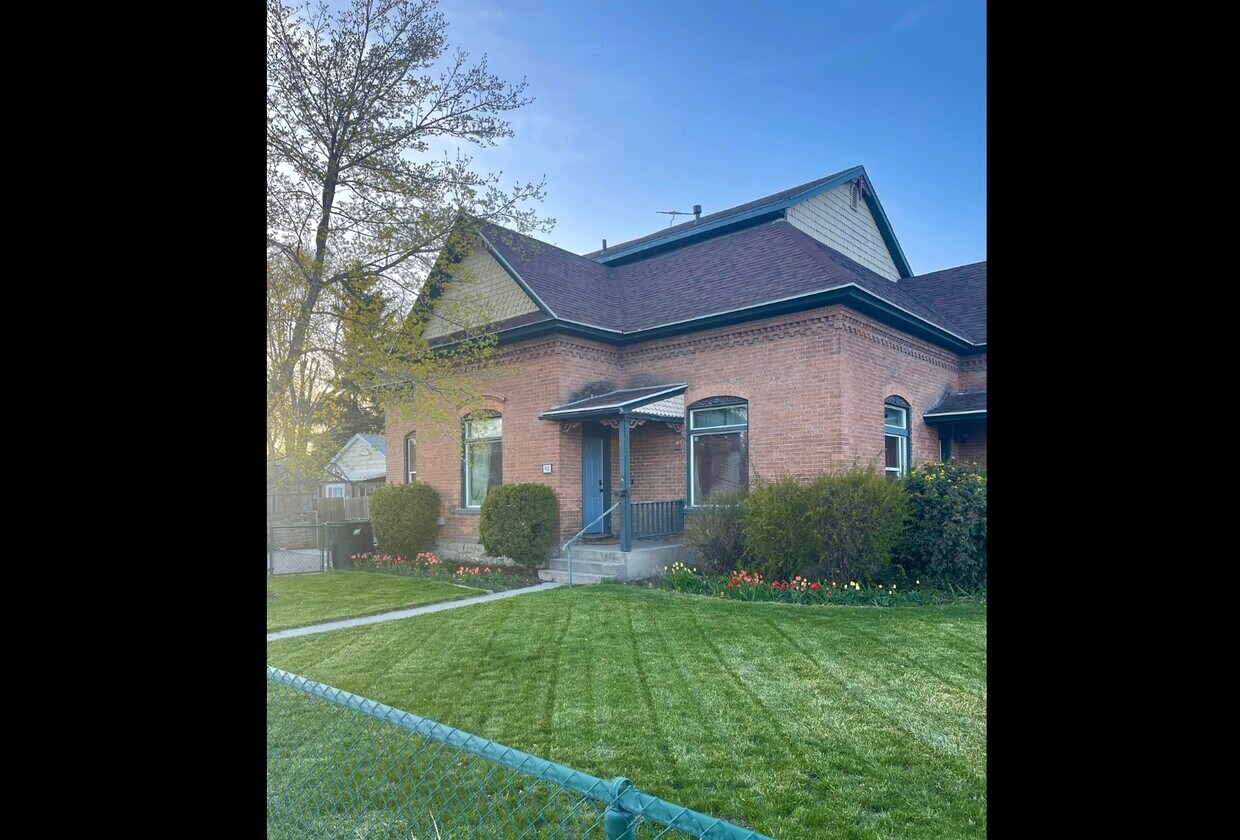Primary Photo - 96-98 S Center St