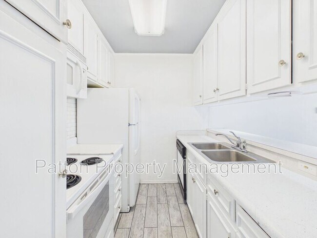 Foto del edificio - 2400 S Polk St