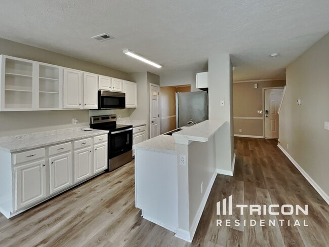 Building Photo - 7120 Commonwealth Cir