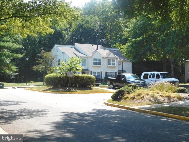 Building Photo - 10483 Campus Way S