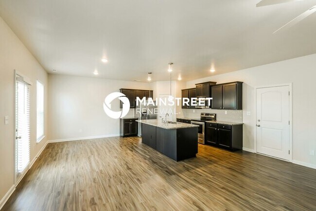 Foto del edificio - 3 Bedroom Pet-Friendly Home in LOUISVILLE, KY with Main Street Renewal