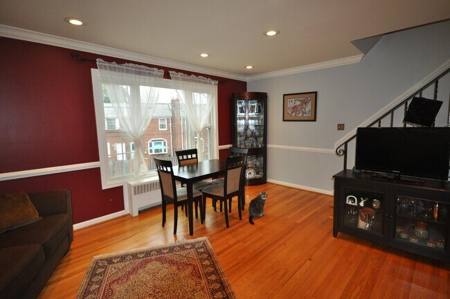 Building Photo - 37 Ancell St