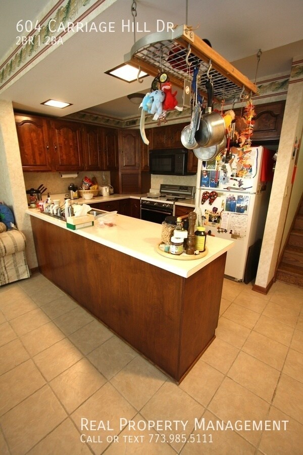 Foto del edificio - 604 Carriage Hill Dr