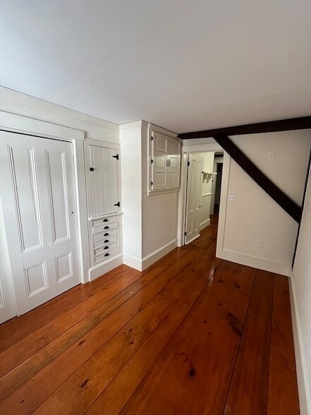 Building Photo - 122 Nashua Rd