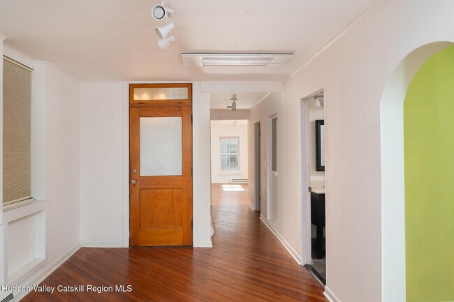 Building Photo - 430 Warren St