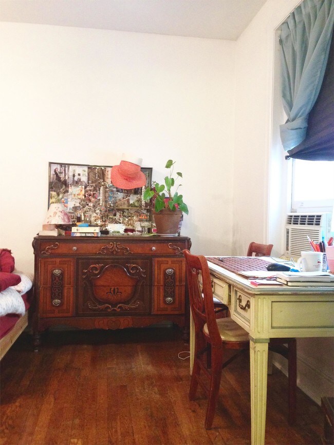 Foto del edificio - 412 3rd St NE