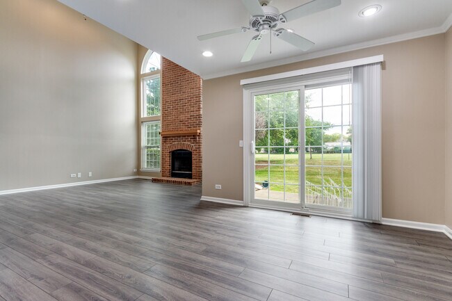 Building Photo - 2316 Highland Ct