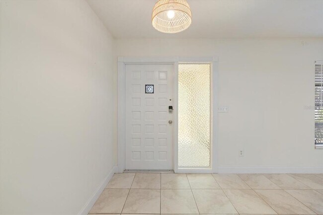 Foto del edificio - 5151 Oakmont Pl