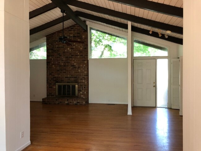 Photo - 206 Oleander Rd House