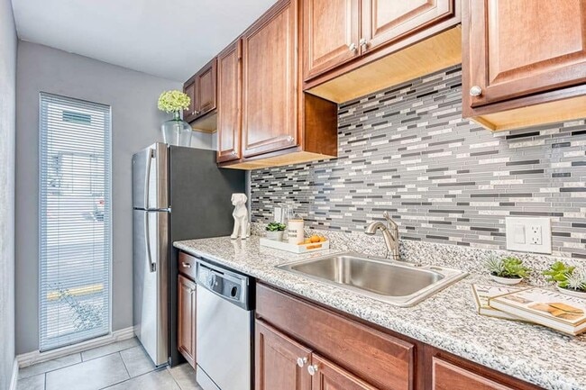 Building Photo - Residences at White Rock Lake