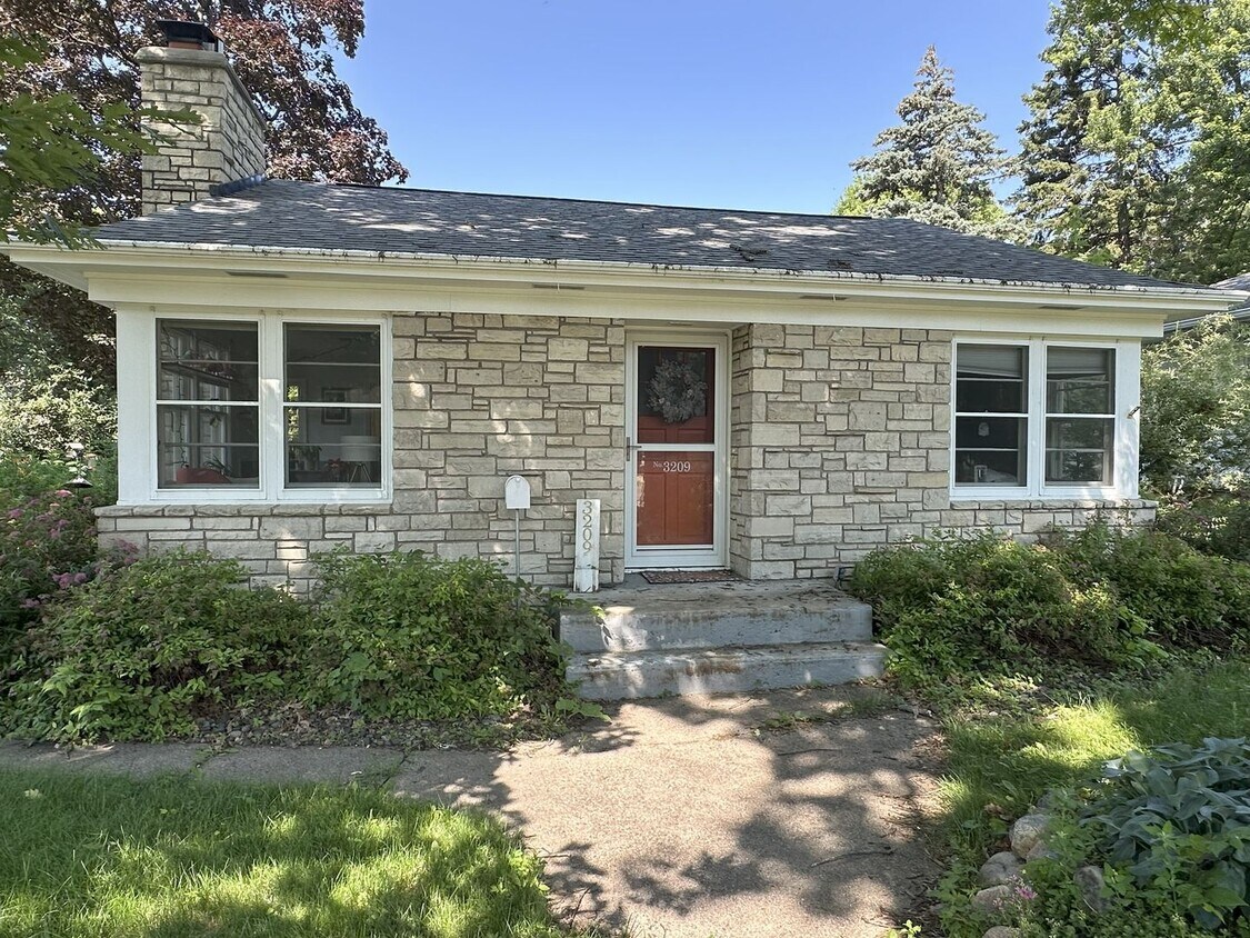 Foto principal - Mid-Century Charm and Comfort with a Sauna!