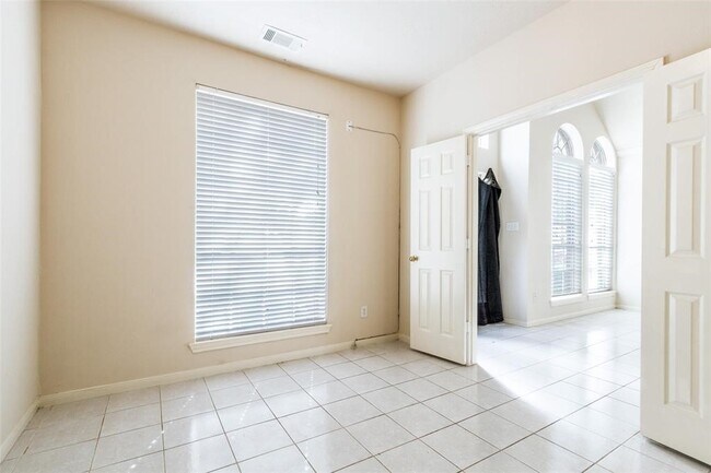 Building Photo - 1138 Evandale Ln