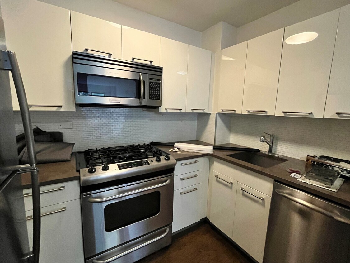 Foto principal - 220 E 63rd St
