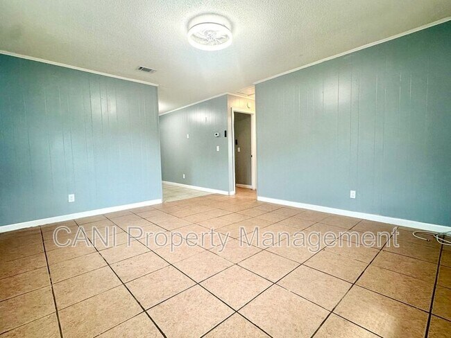 Foto del edificio - 2437 S Mills Ave