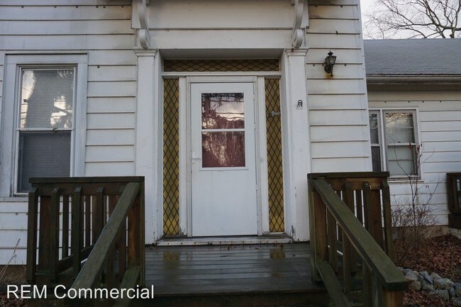 Building Photo - 402 E Main St