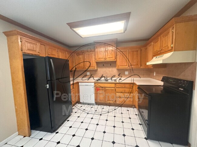 Building Photo - 401-B SE Austin St