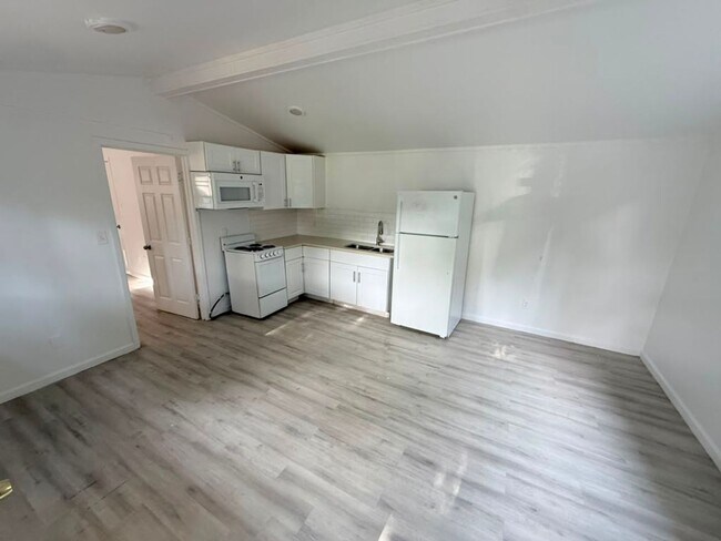 Building Photo - 711 Houston -