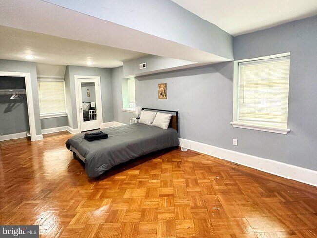 Foto del edificio - 5204 Overbrook Ave