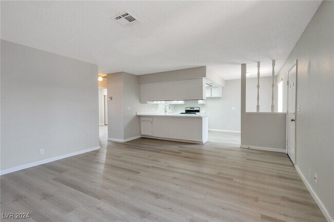 Foto del edificio - 4300 N Lamont St