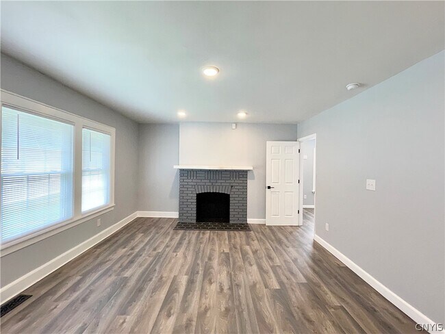 Foto del edificio - 1222 Hawley Ave