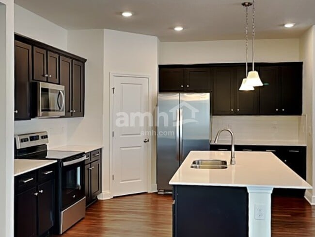 Building Photo - 2705 Ponds Trl