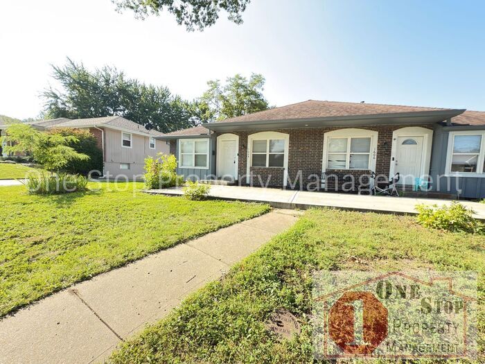 Primary Photo - 2 Bedroom and 2 Bathroom duplex in Blue Sp...