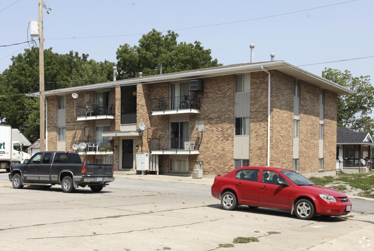 204 1st St, Glenwood, IA 51534 Apartments in Glenwood, IA