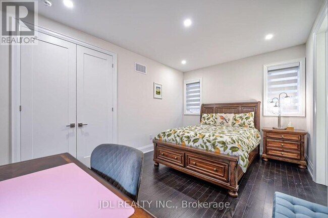 Building Photo - 133 Hillsview Dr
