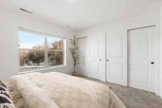 Building Photo - 7475 W Swain Ln