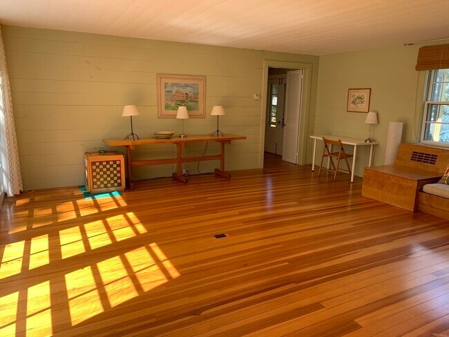 Foto del edificio - 45 Old Cove Rd