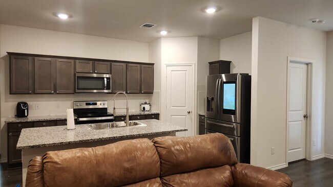 Foto del edificio - 3101 Channing Dr