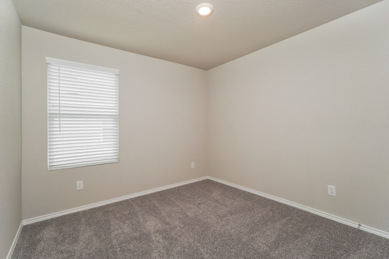 Building Photo - 10627 Varmus Dr