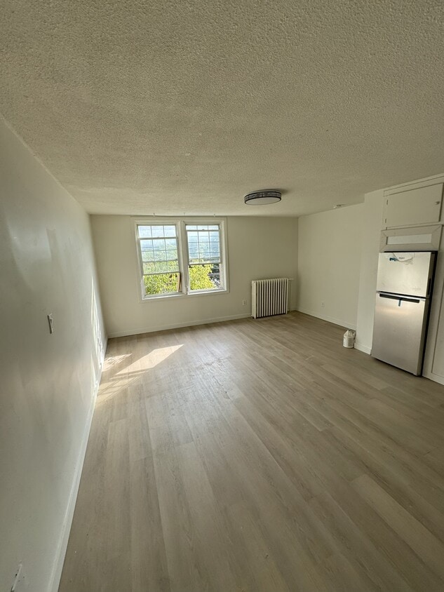 Building Photo - 151 Colborne St