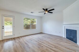 Building Photo - 1106 Hughmont Dr