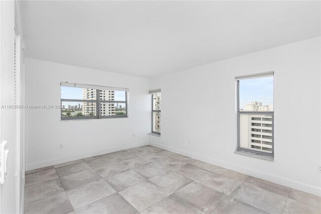 Foto del edificio - 1300 Alton Rd