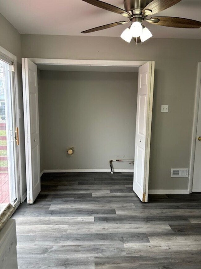 Building Photo - Bear Area Rental