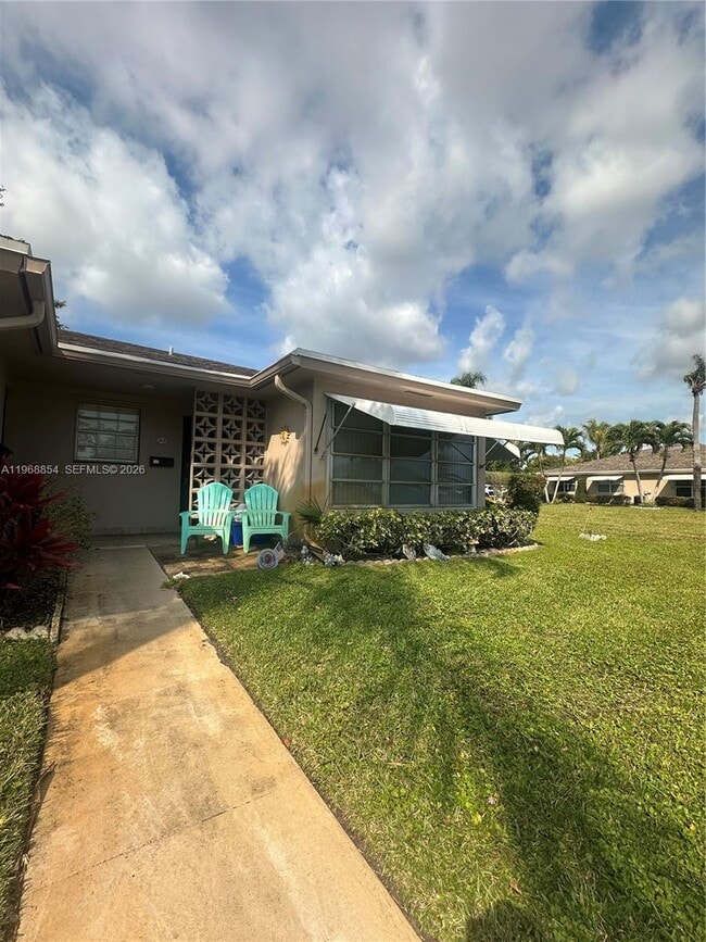 Foto del edificio - 1252 Club Dr W