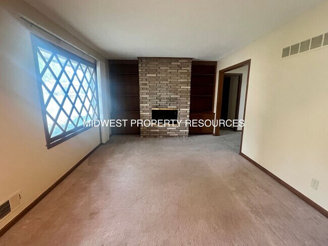 Building Photo - Tidy Town-home in Lee's Summit for Lease