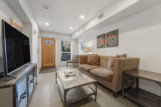 Building Photo - 300 Bouldin Ave