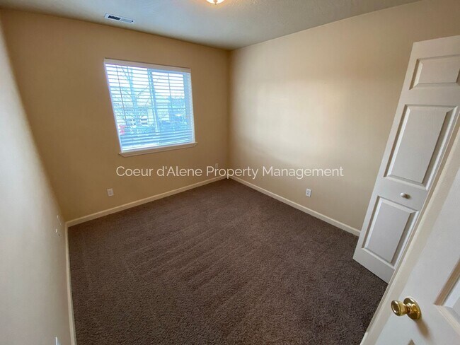 Foto del edificio - 3 bed townhouse in Post Falls