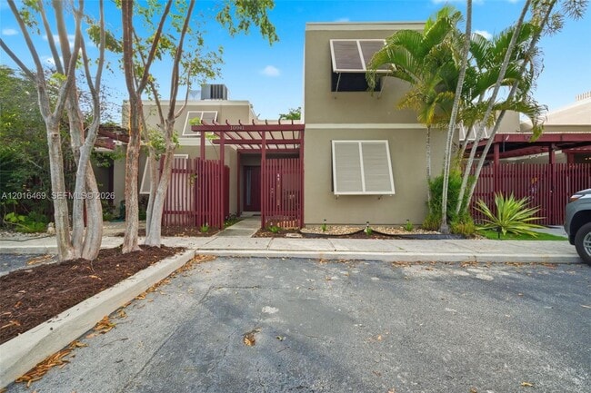 Foto del edificio - 10941 N Lakeview Dr