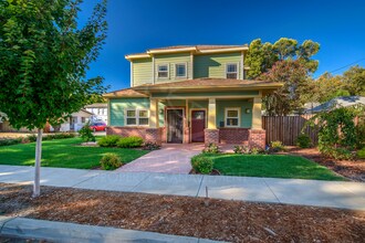 Building Photo - 210 Taylor St